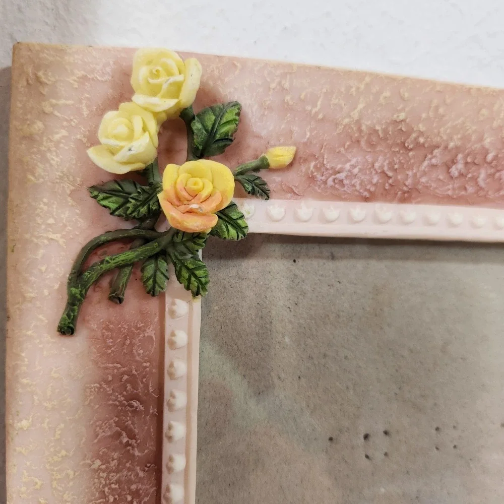 A Richesco Tea Party Photo Frame 3D Floral Roses Cottagecore Shabby Chic PF399